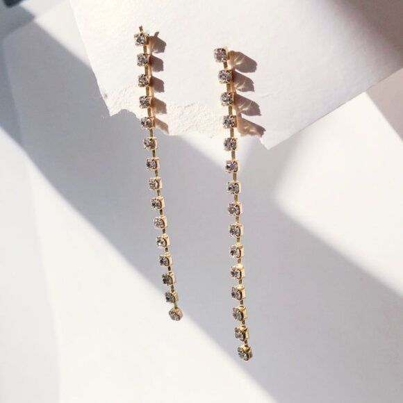 Retro Rhinestone Strand Earrings - Picture 4 of 8